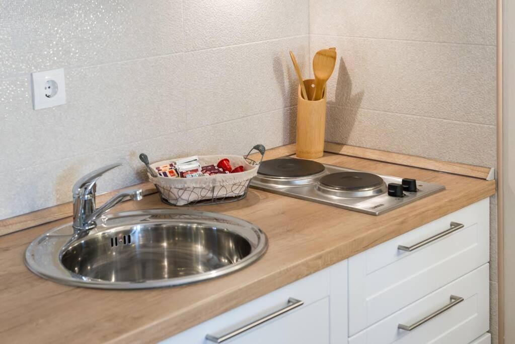 Diva 1,Stylish Old Town Studio Apartment Near Beach Split Exterior photo